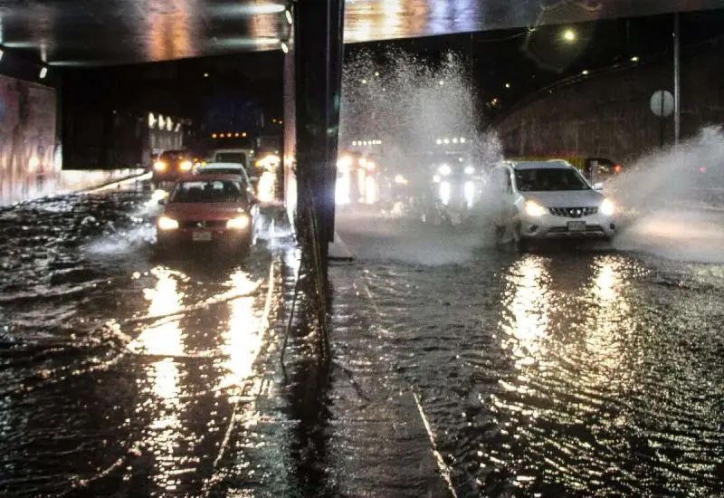 Conagua indica que un nuevo frente frío ingresará en el noreste de México durante la tarde del jueves y se asociará con un canal de baja presión.