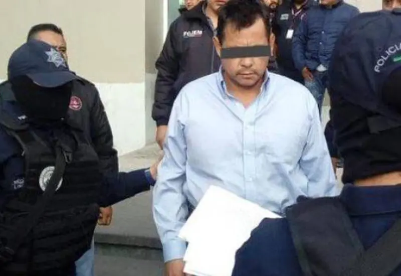 La FGR indicó que “aprovechándose de la superioridad que le confería el cargo en mención, Ramón “M” ejecutó diversos actos sexuales en contra de por lo menos 17 menores de edad”.