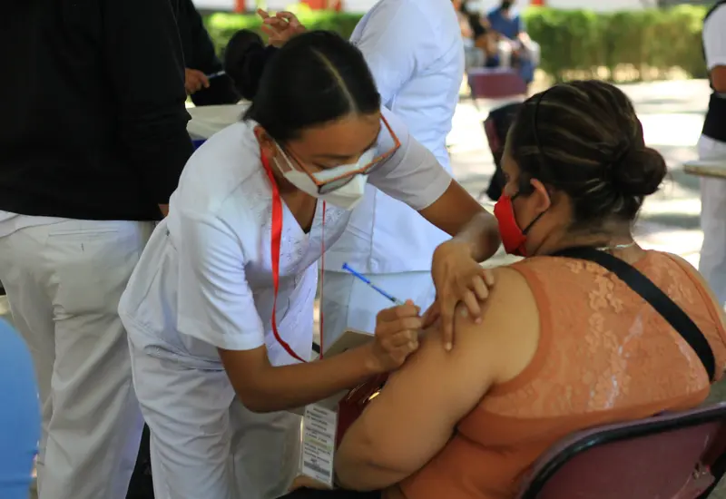 Vacunación COVID a docentes