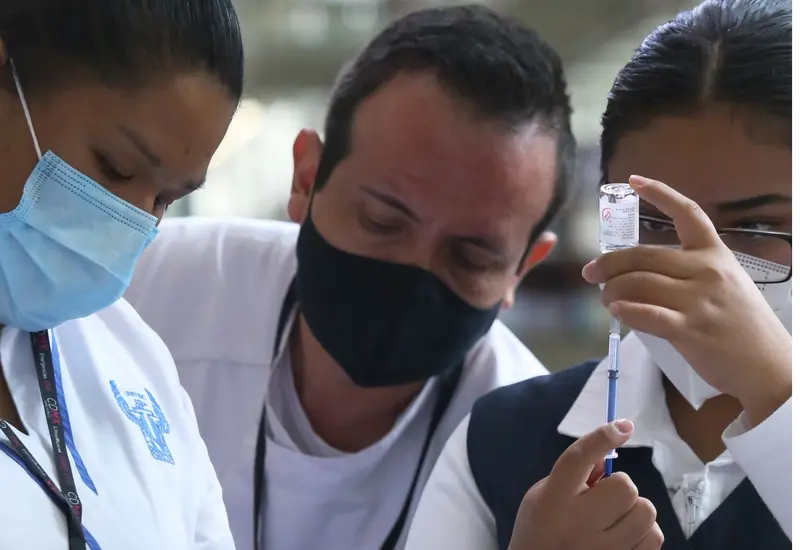 enfermeras-medicos-personal-de-salud 