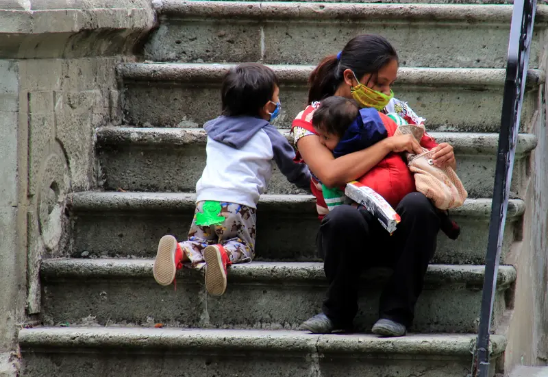 familia-mexicana-con-bajos-ingresos 