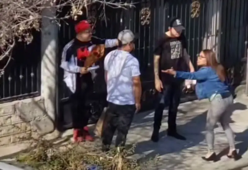 personas-peleando 