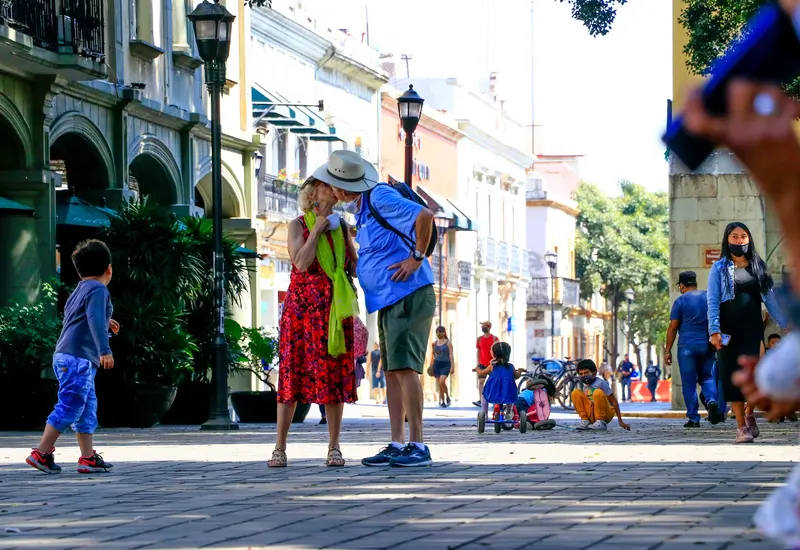 turistas-en-oaxaca-besandose
