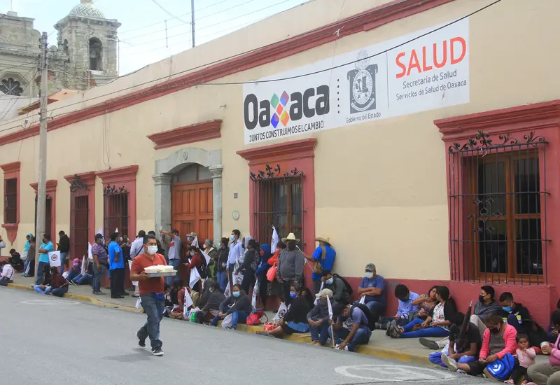 secretaria-salud-oaxaca-protesta 