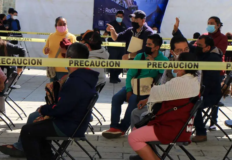 personas-fila-prueba-covid 