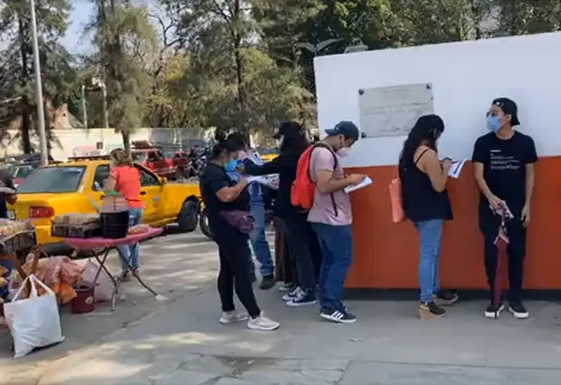 personas-formadas-para-vacunarse