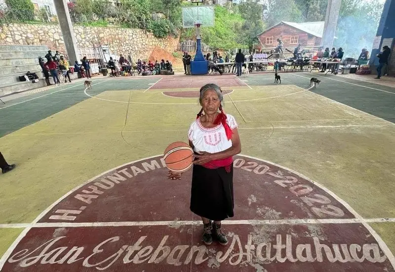 abuelita-basquetbol-andrea