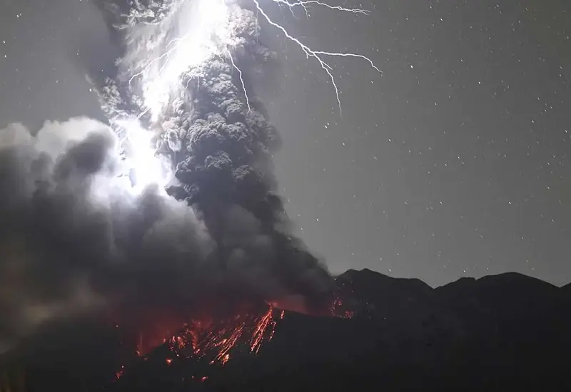 volcan-en-erupcion