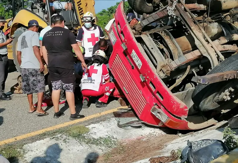 paramedicos_en_volteo