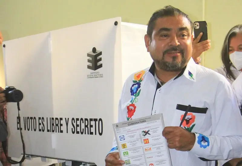 Avilés_votando