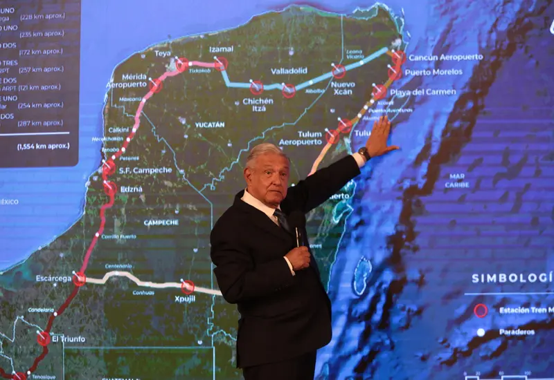 amlo_señalando_mapa