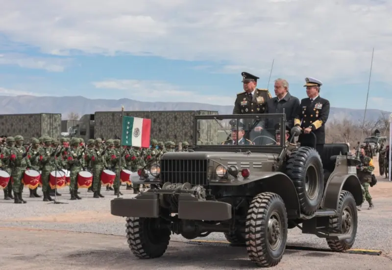 amlo_en_desfile_militar