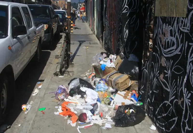 basura-en-el-centro-de-oaxaca
