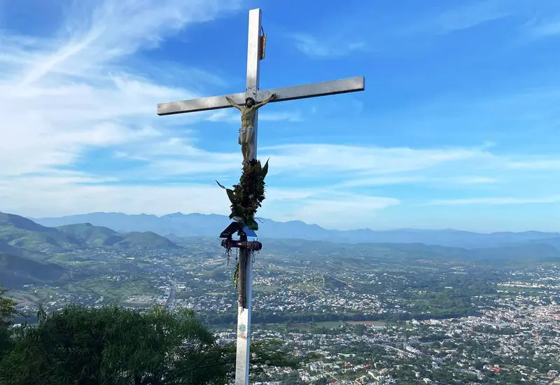 cruz-en-monte