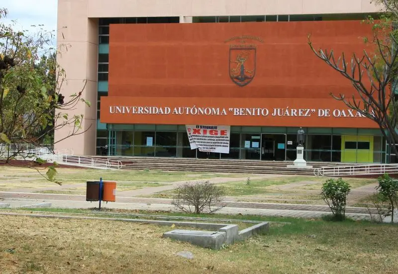 explanada-uabjo