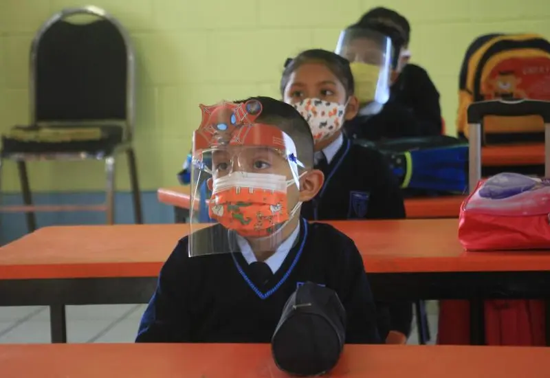 niños-en-la-escuela 