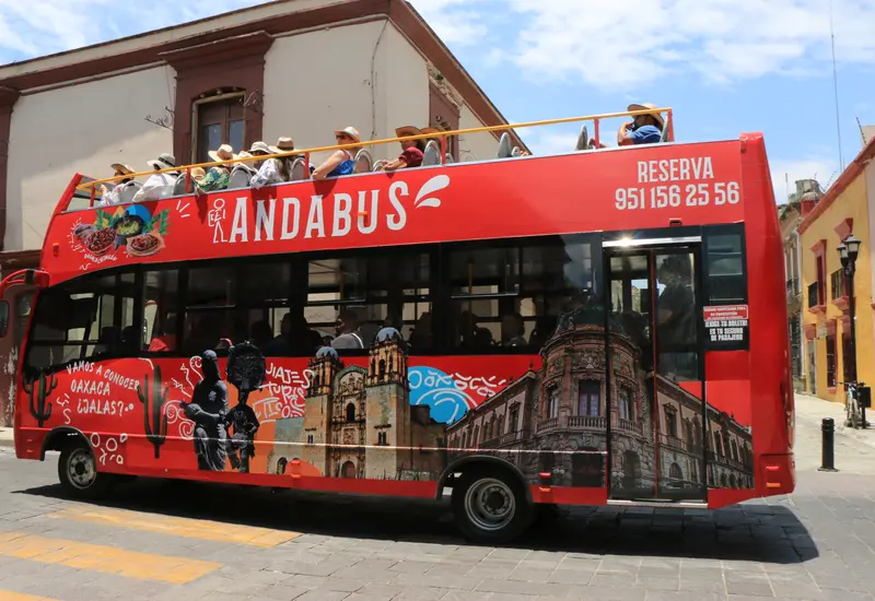andabus_en_el_centro_de_oaxaca