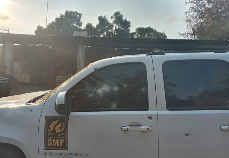 camioneta_atacada
