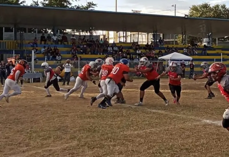 Espartanos y Leones protagonizaron la final de la Temporada de Otoño 2022 de la Liga de Futbol Americano Arena de Oaxaca.
