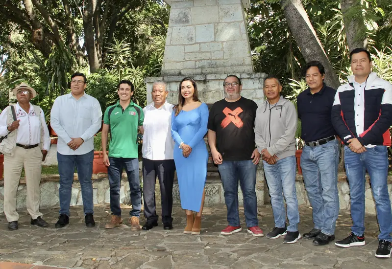 El jurado en el rubro de medios de comunicación es integrando por Cristóbal Reyes León, de TV Azteca; Víctor Hugo Villanueva Rodríguez, de Noticias y Timoteo Torres López, fotógrafo independiente.