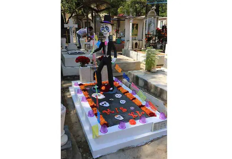 El recordar a los muertos, de la manera en que se hace en México, es único en el mundo.