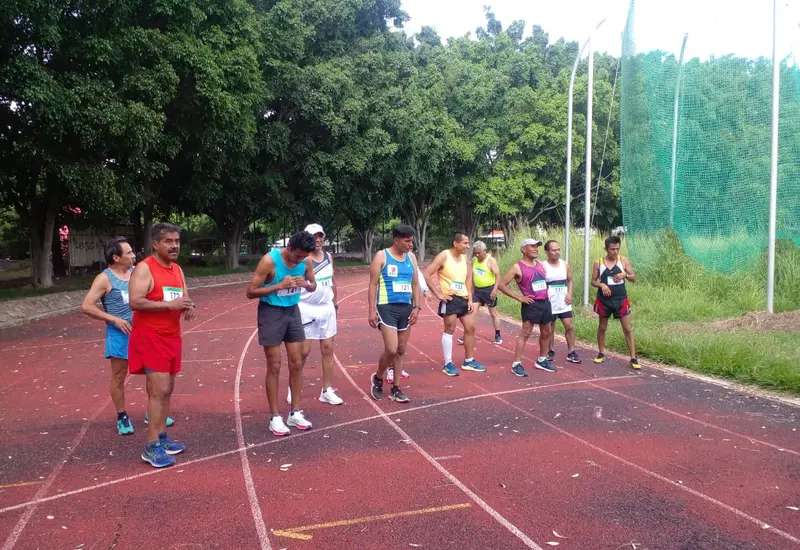 El pasado domingo se llevó a cabo la primera reunión atlética de pista de 1/2 fondo celebrada en la pista de tartán del Tequio.