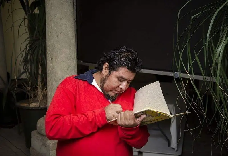 alejandro_aparicio_escritor
