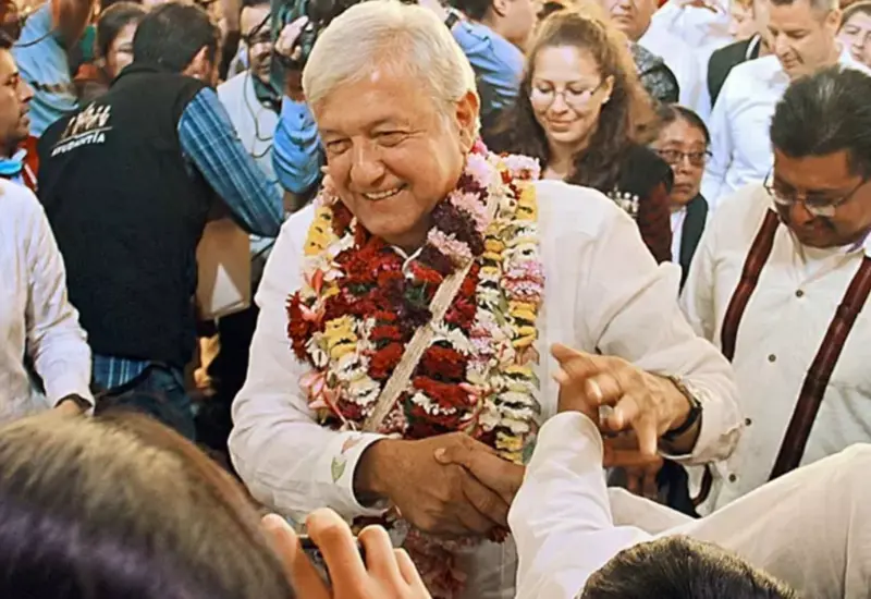 amlo-flores
