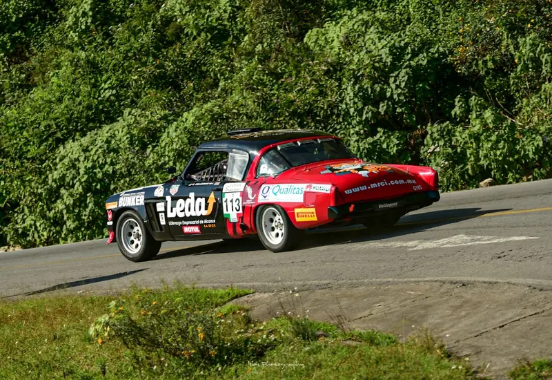 auto-rojo-de-carreras