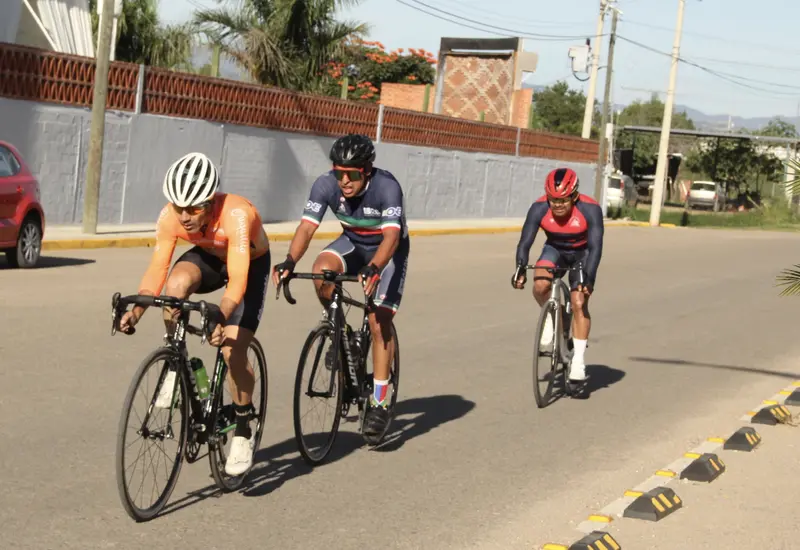 ciclistas_en_carrera