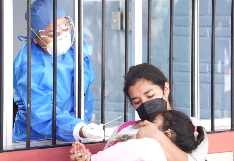 madre_e_hija_con_cubrebocas