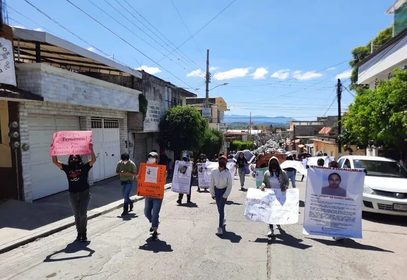 mujeres:marchando_en_huajuapan