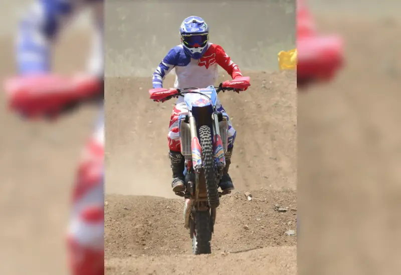 motociclista-deportivo