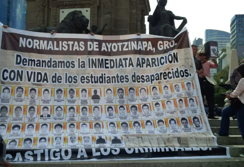 pancarta-normalistas