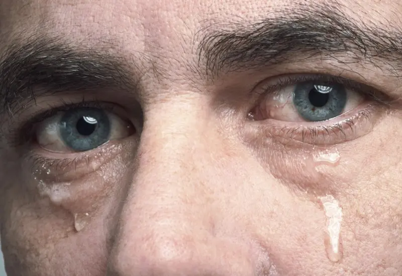hombre-llorando