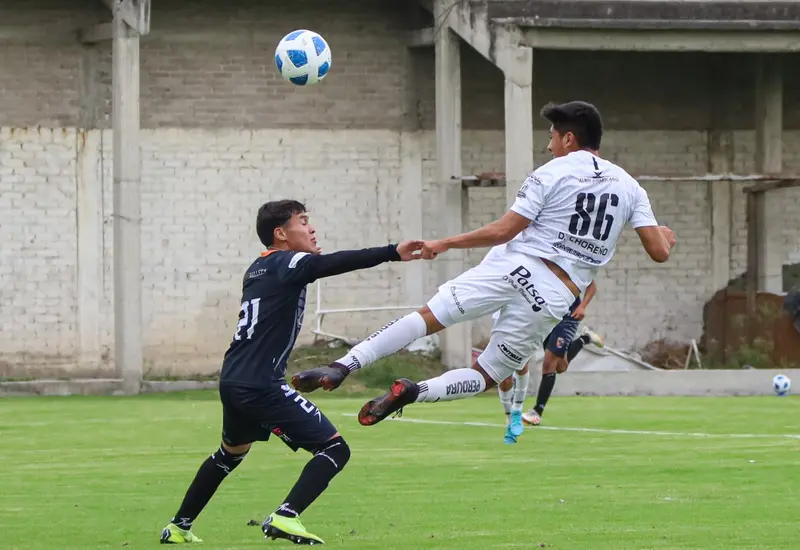 Kevin Loera fue la figura al conseguir dos goles 
