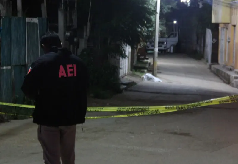 agente-de-espaldas