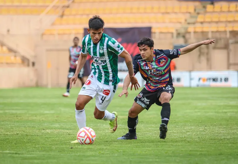 futbolistas-en-partido