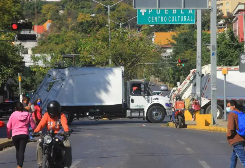 carro-atravesado-calle