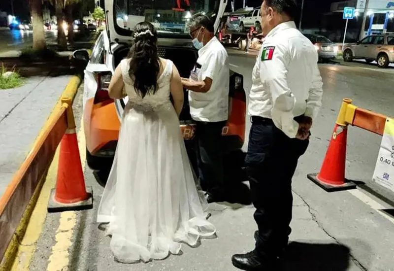 Novios detenidos por alcoholímetro