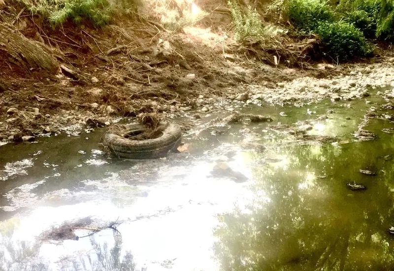 rio-contaminado-llanta