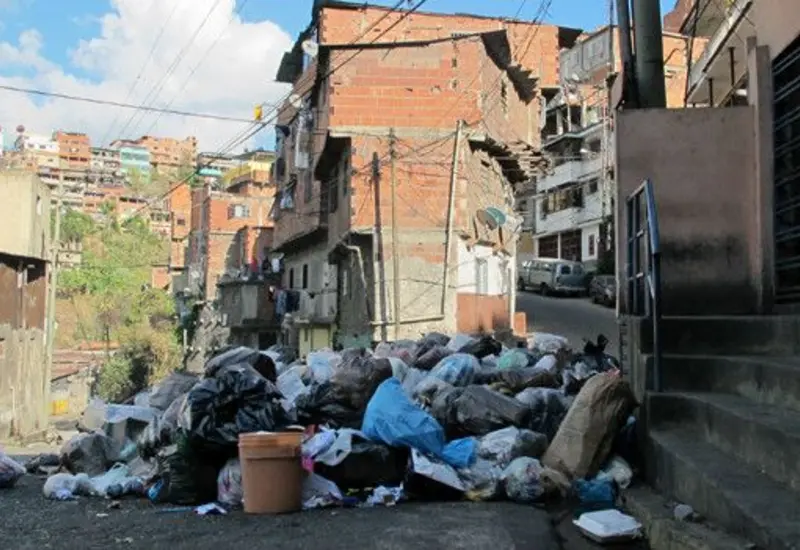 basura_en_calle_de_venezuela