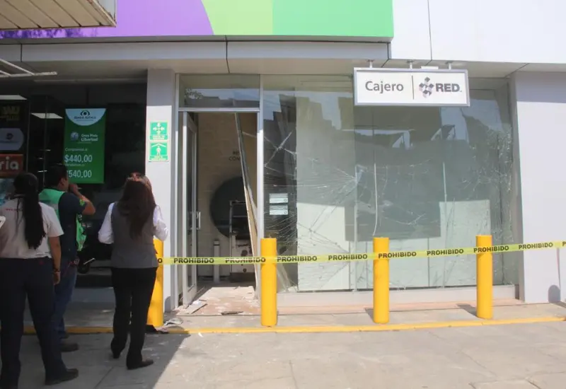 intento_robo_cajero_banco_azteca