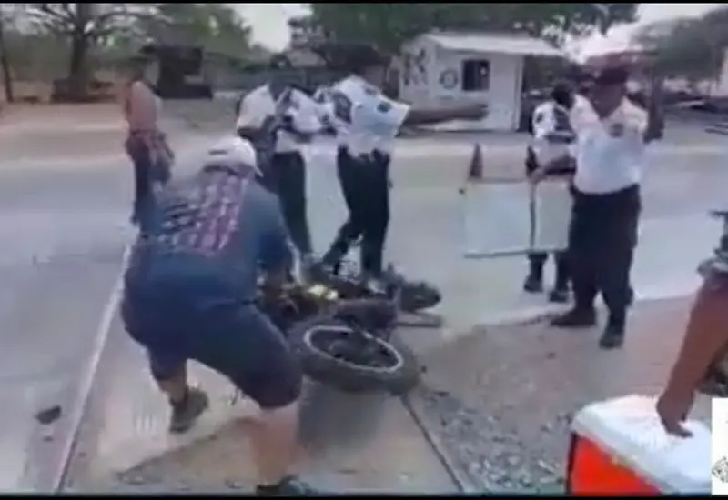 destruyen_moto_para_que_no_la_decomisaran