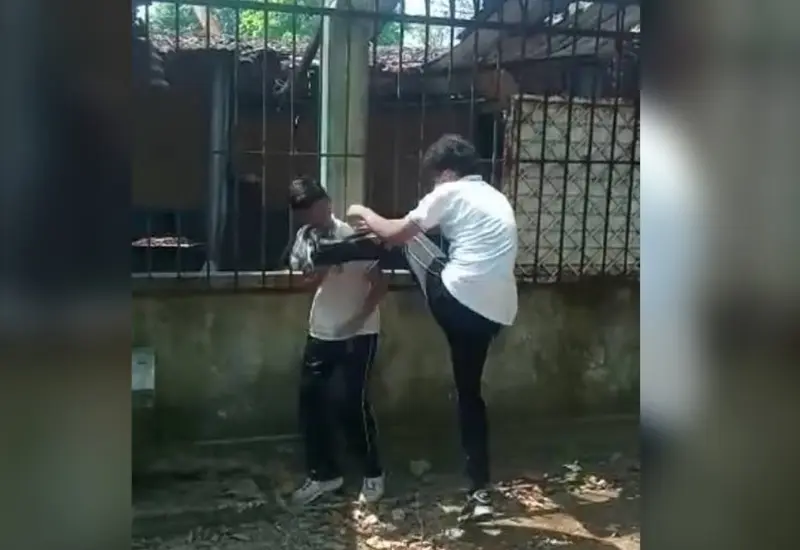 pelea_entre_estudiantes_secundaria