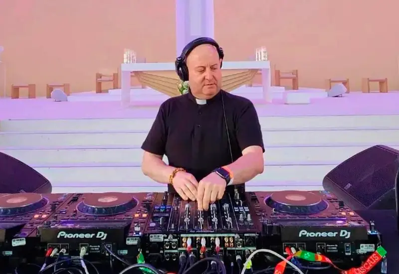 dj 