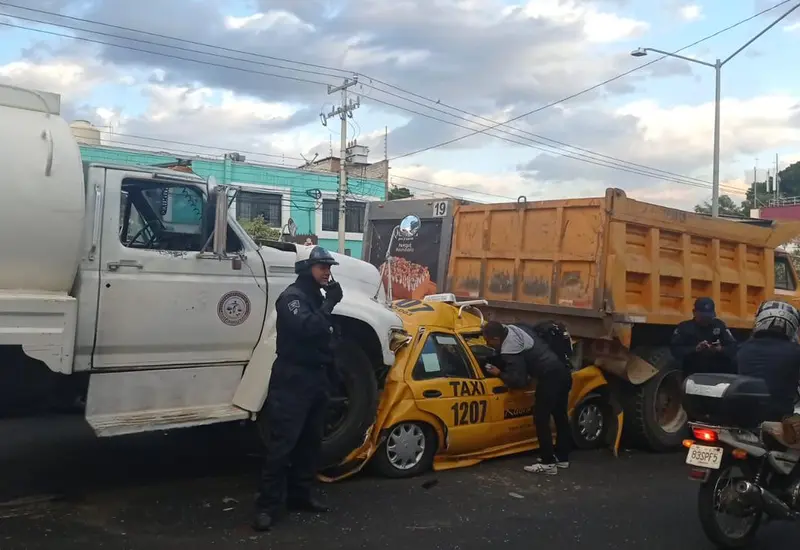 pipa_prensa_taxi_reforma_oaxaca