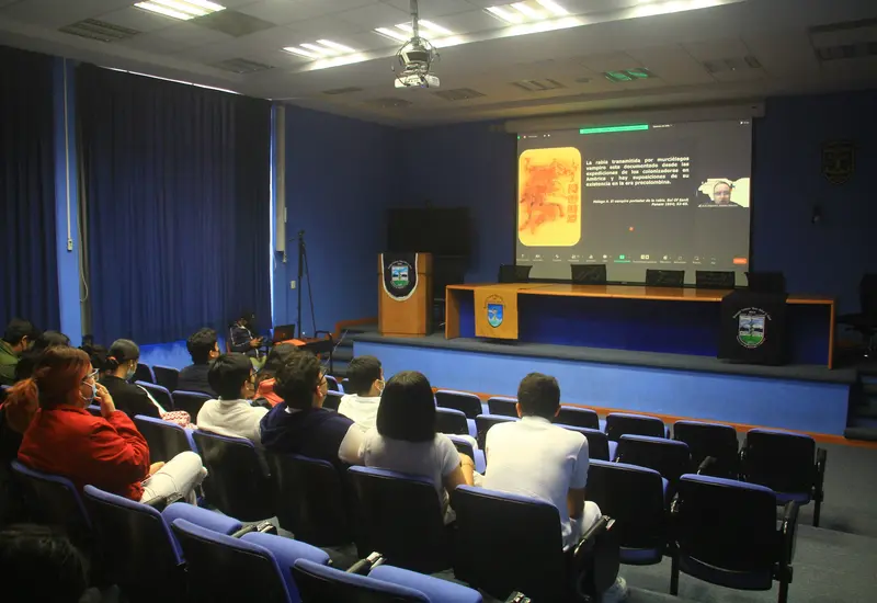 conferencia_sobre_mordida_de_murcielago_uabjo