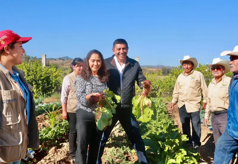jara_y_productora_del_campo