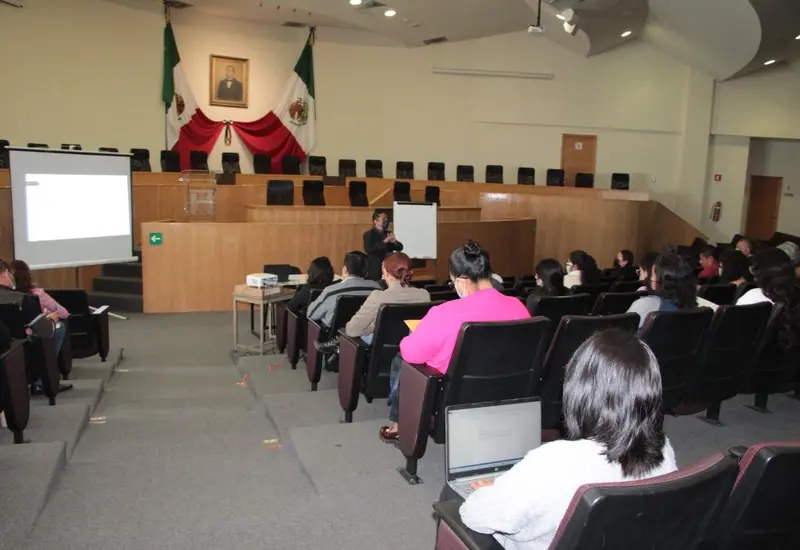estudios_de_especialización_judicial